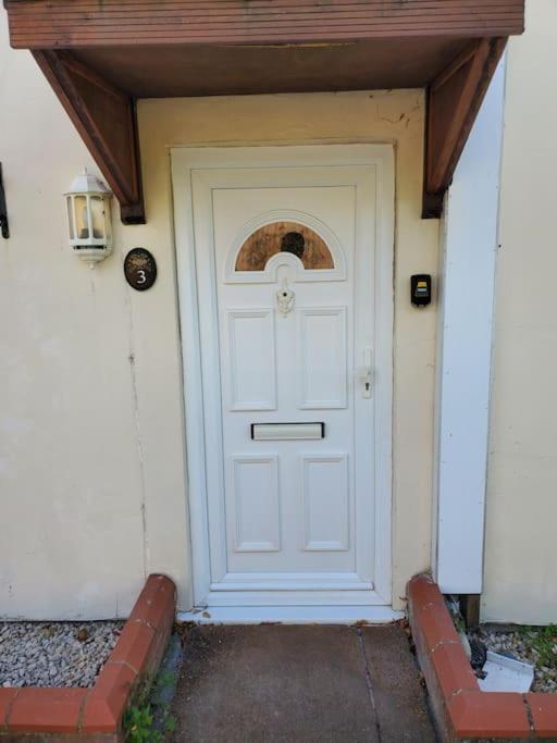 Central Windsor 2 Bedroom Flat With Free Parking מראה חיצוני תמונה